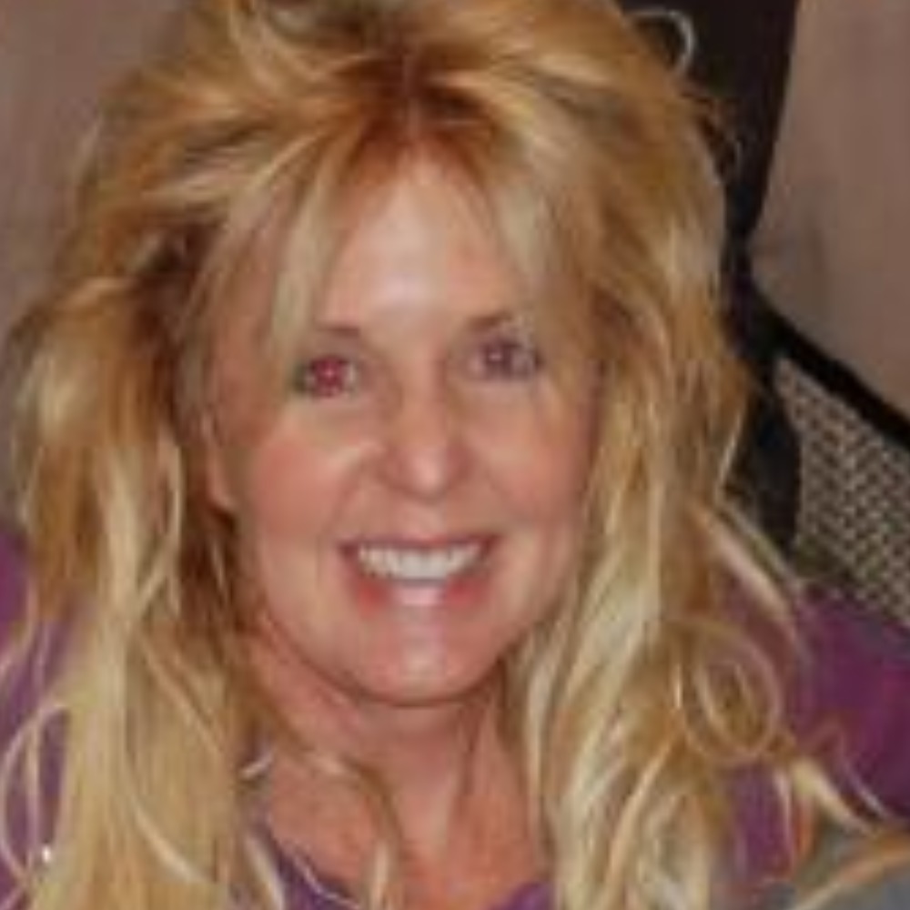 Meet your Posher, Julie